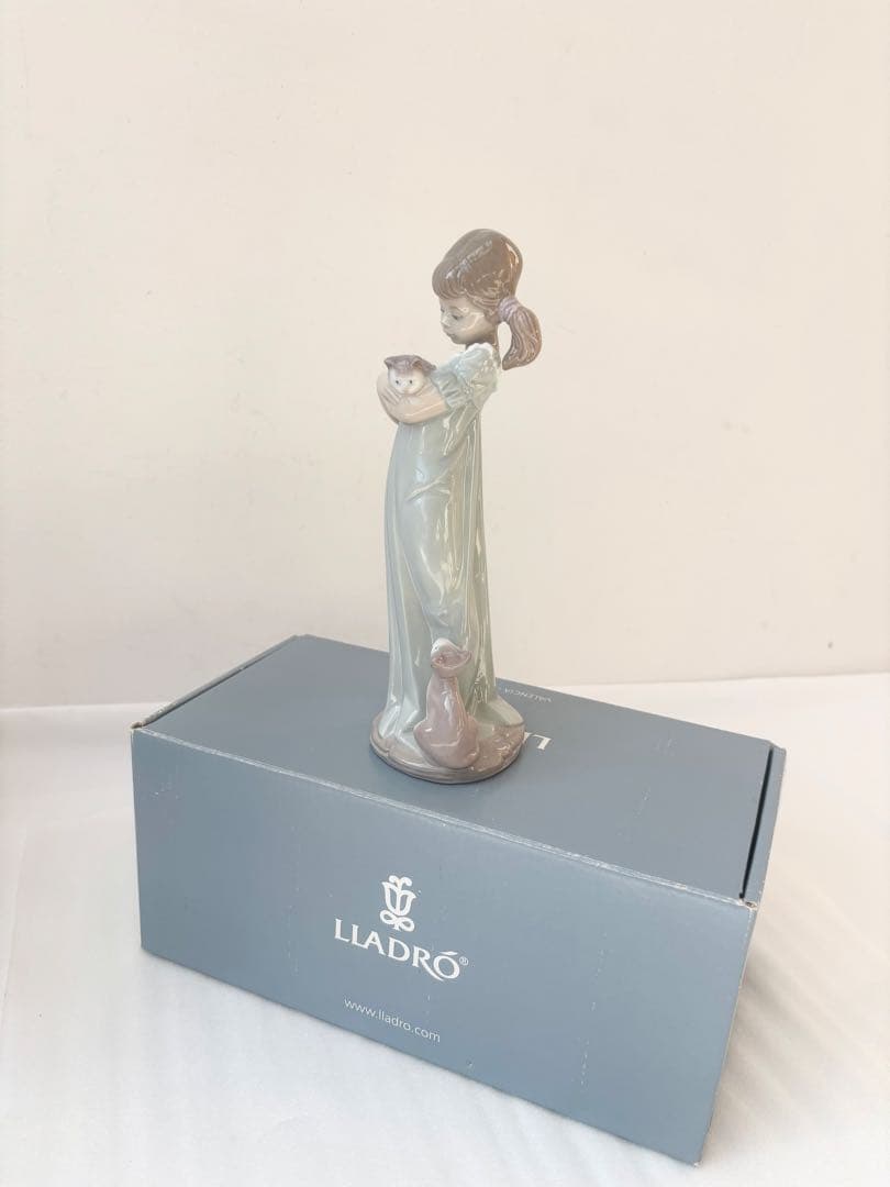 リヤドロ 私のことも忘れないで フィギュリン LLADRO 外箱付き　猫　少女