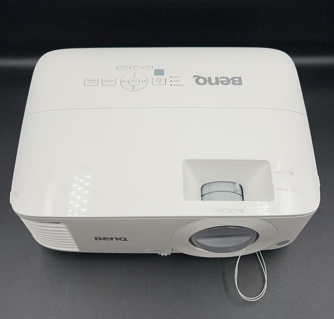 BenQ DLPプロジェクター MH733