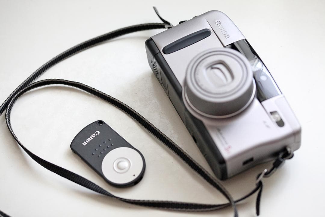 Canon Autoboy S II フィルムカメラ　Q875