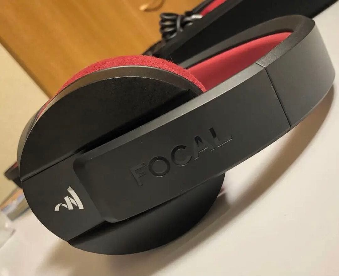 Focal Listen Professionalリケーブル可能ヘッドホン