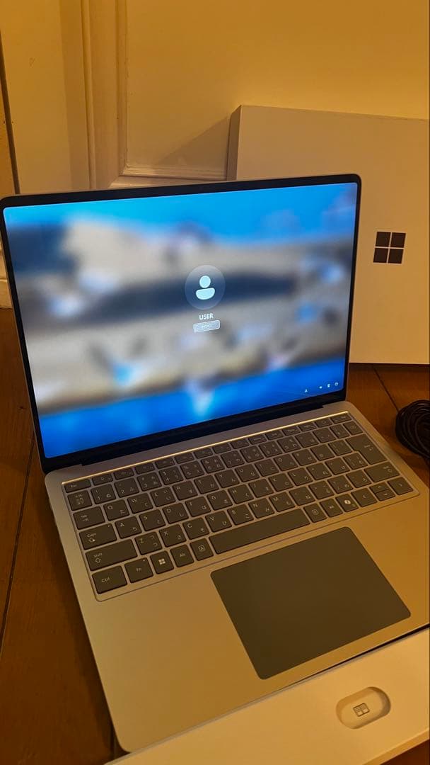 最新Microsoft Surface Laptop第7世代Snapdragon