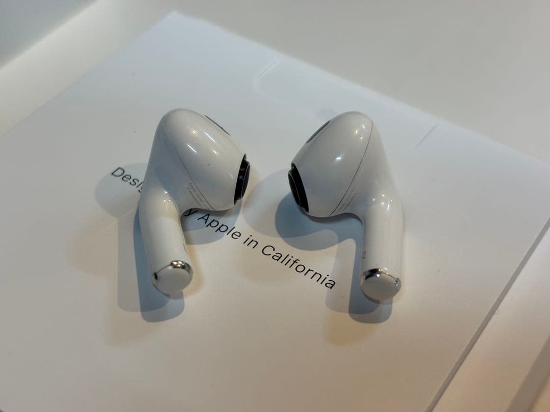 Apple AirPods (第2世代) 本体　イヤーチップ付