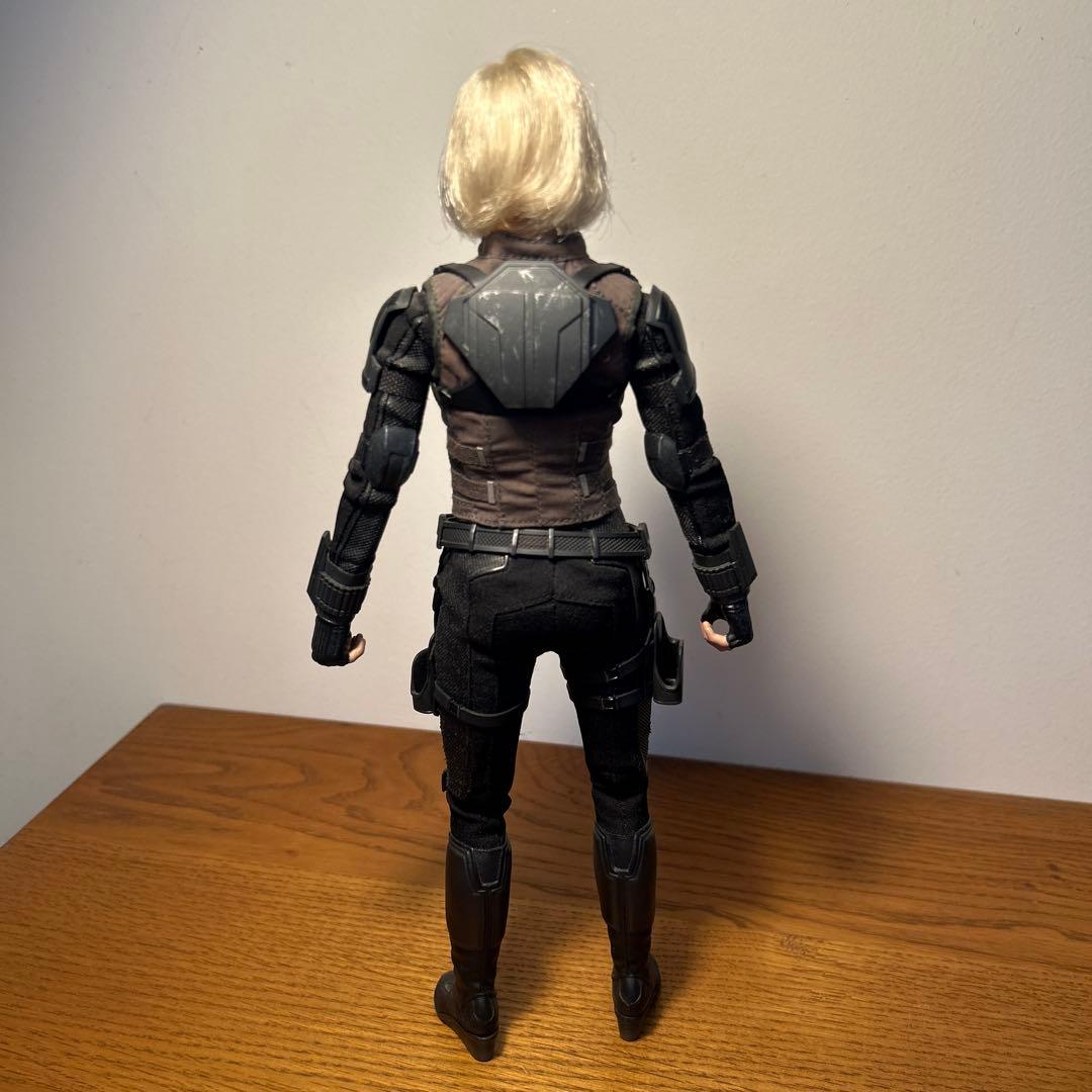 ホットトイズ　ブラック・ウィドウ フィギュア アベンジャーズインフィニティウォー