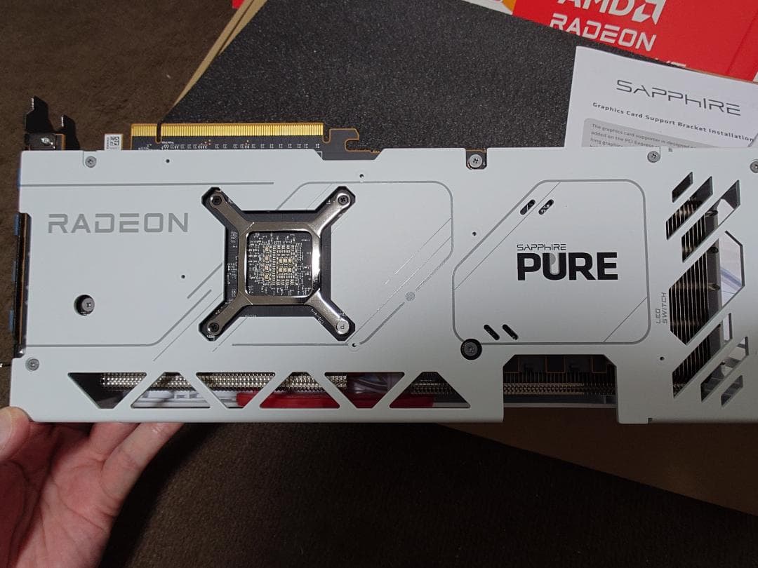 グラフィックボード・グラボ・ビデオカード Sapphire Radeon RX7800XT 16GB PURE