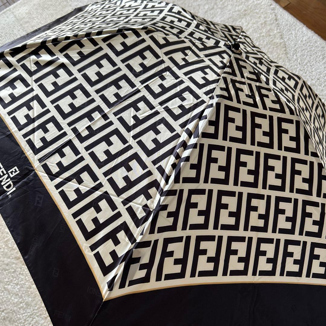 FENDI フェンディ　ズッカ柄　FFロゴ 折りたたみ傘