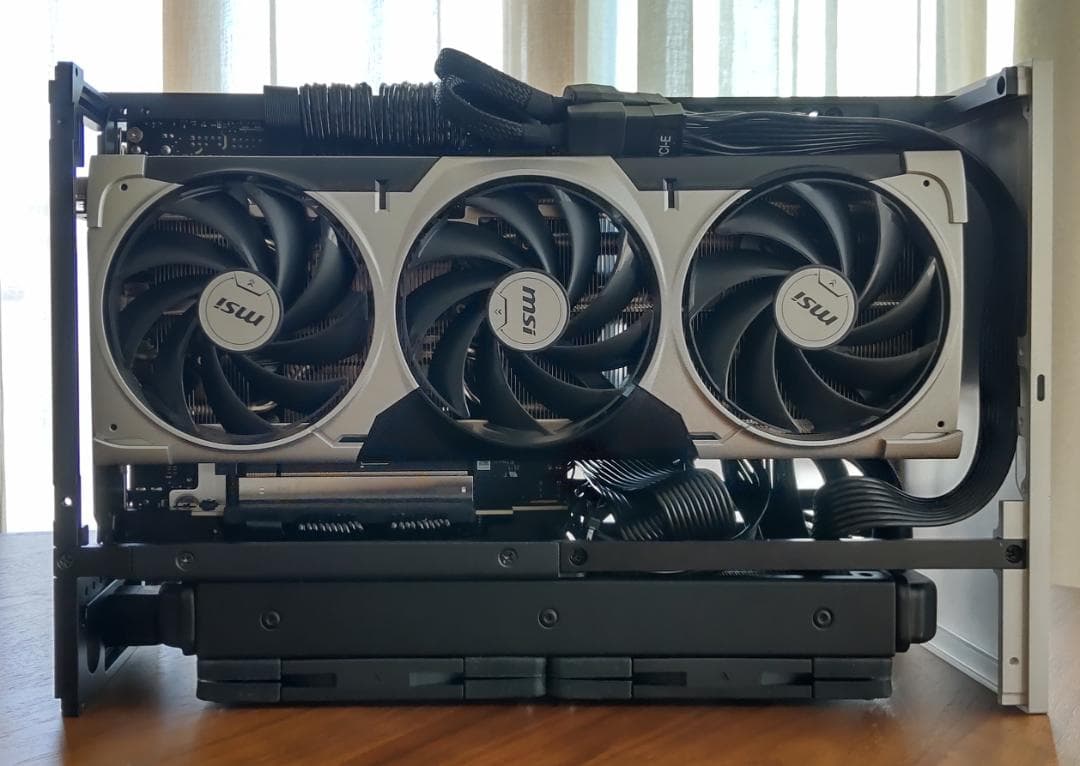 MSI RTX 5070 Ti ,AMD 9950X3D,メモリ64gb