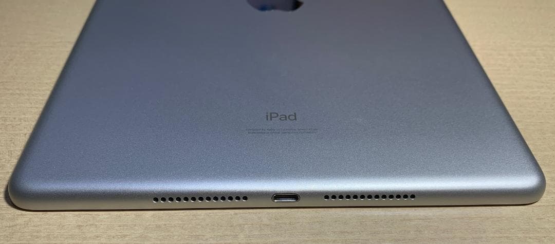 iPad (第7世代) シルバー・超美品（中古）・スタイラスペン付き
