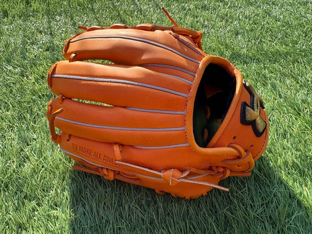 【新品未使用】アンダーアーマー 軟式用グラブ 内野手用 QBB0247