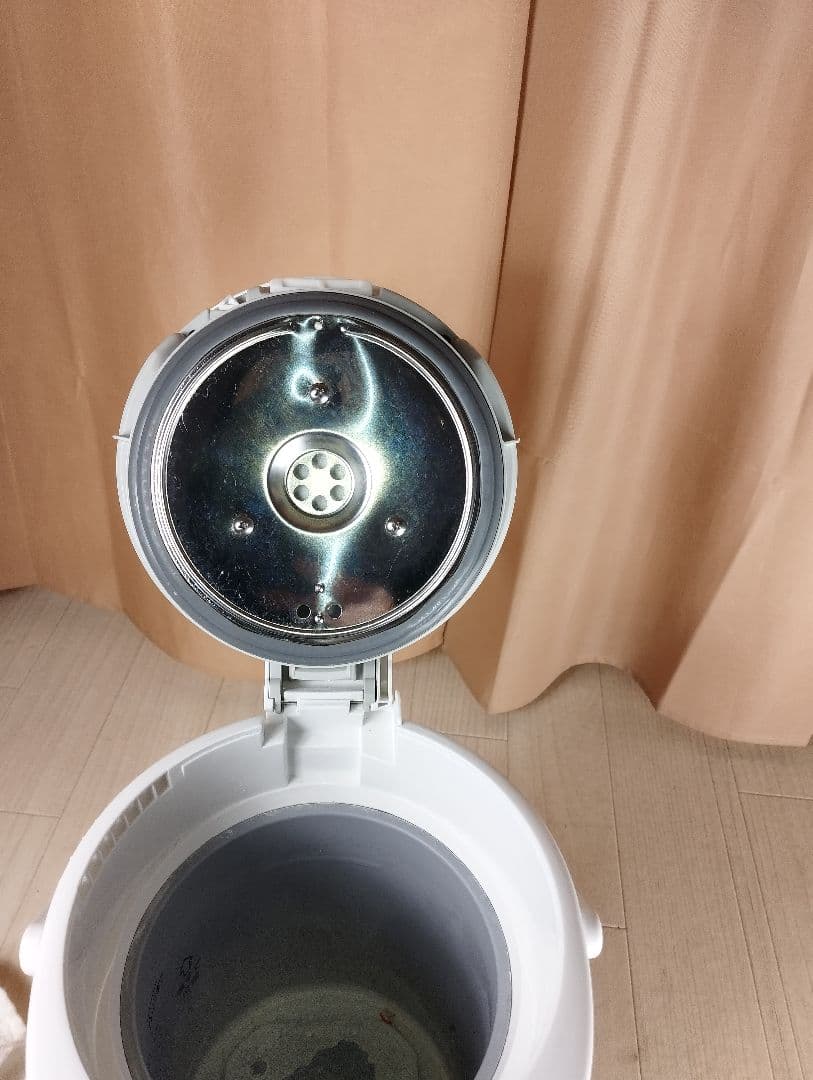 ①　象印 EE-RN ホワイト 加湿器