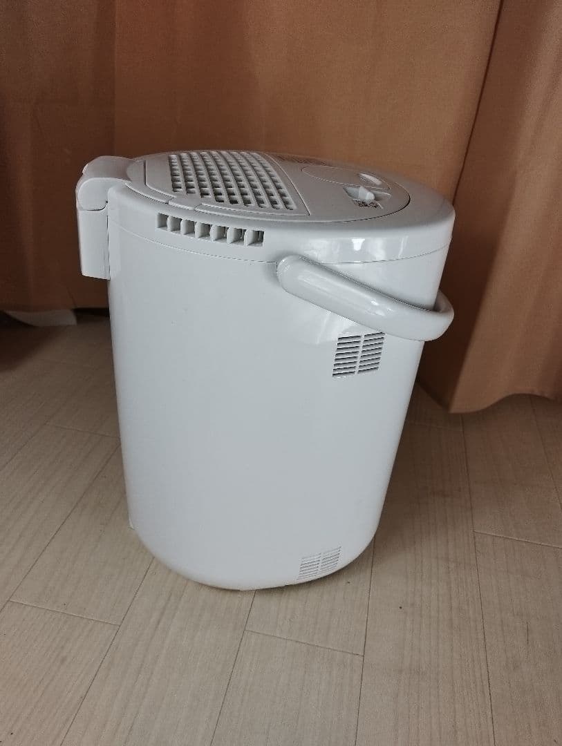 ①　象印 EE-RN ホワイト 加湿器