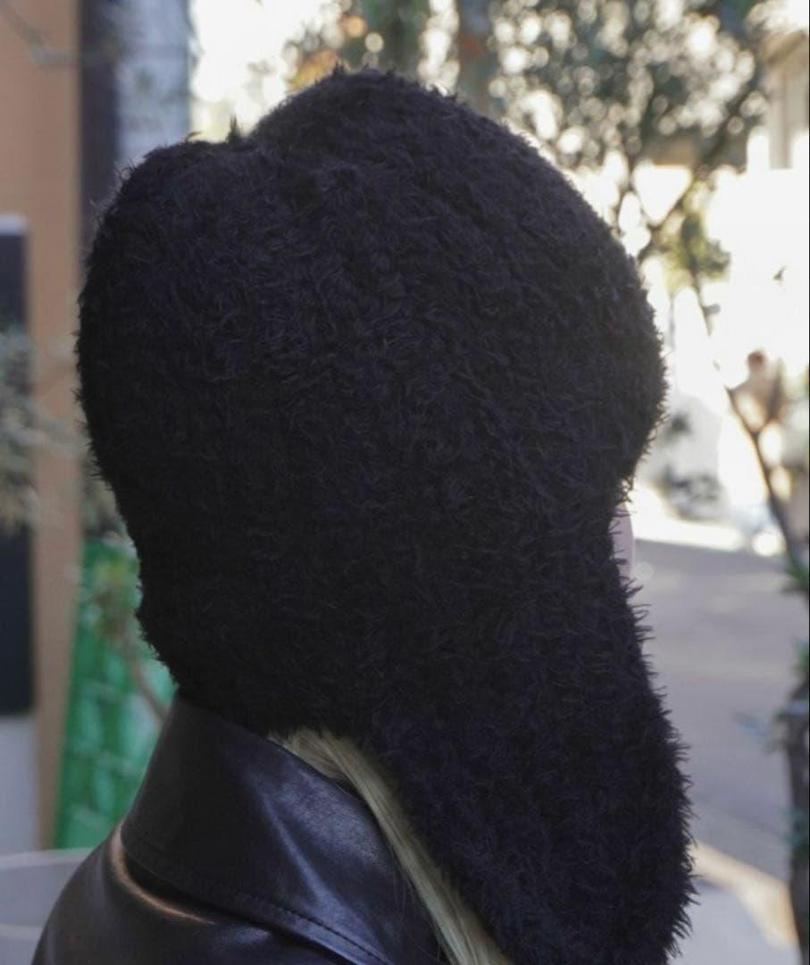 KIJIMA TAKAYUKI ブラック　耳あて付き　ニット帽