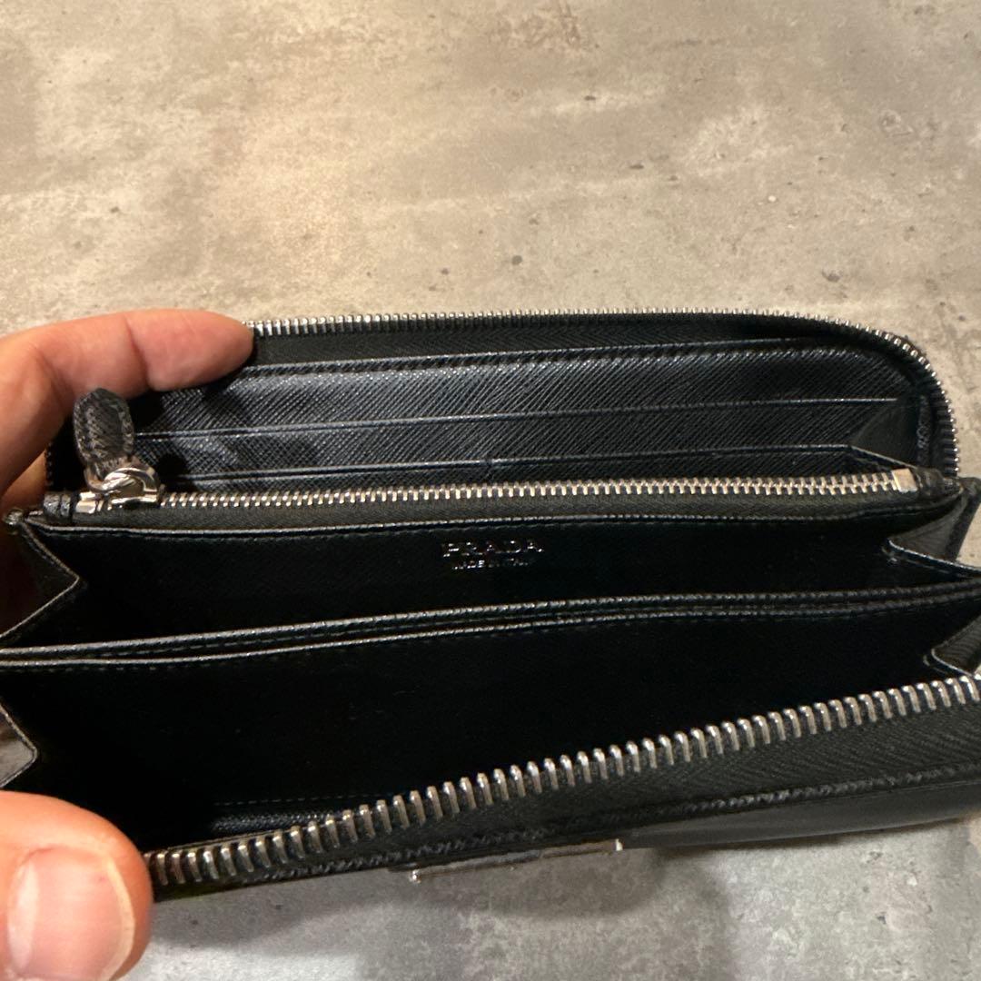 PRADA 長財布　三角ロゴ