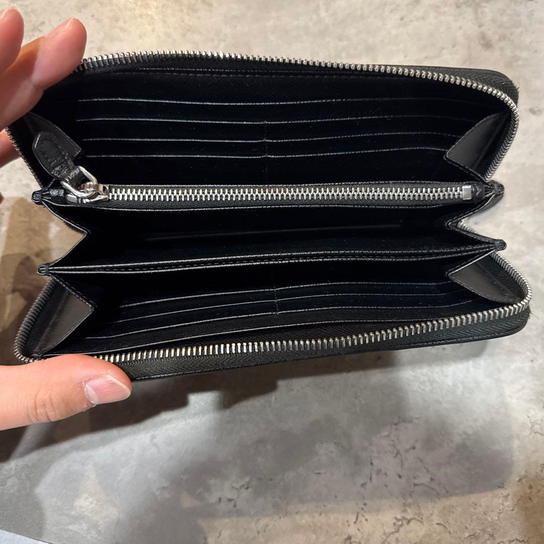 PRADA 長財布　三角ロゴ