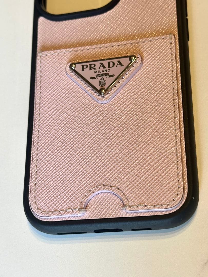 PRADA ピンク サフィアーノレザー ケース　iPhone14pro