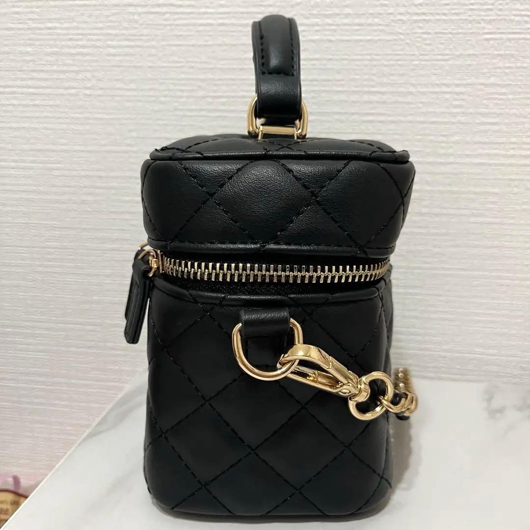 【本日限定価格】Darichキルティングスクエアミニバッグ ゴールドパーツ