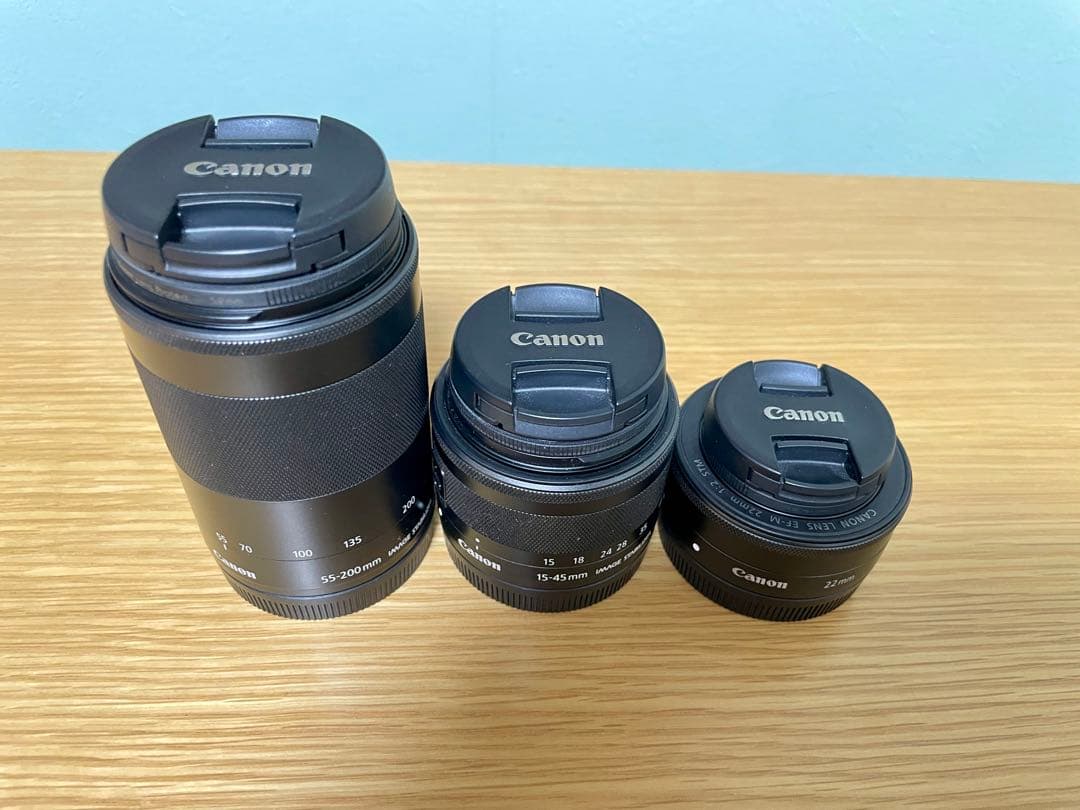 Canon EOS Kiss M ダブルズームキット22mmレンズ付