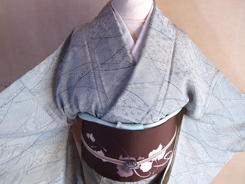 三越誂　織りに染め小紋（波筋文）裄65　薄手で軽　正絹美品