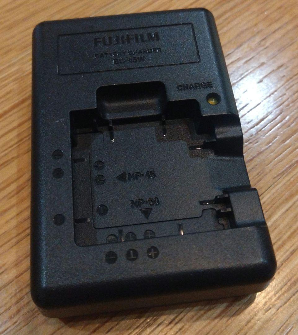 フジフィルム　FUJIFILM FinePix F200EXR ブラック