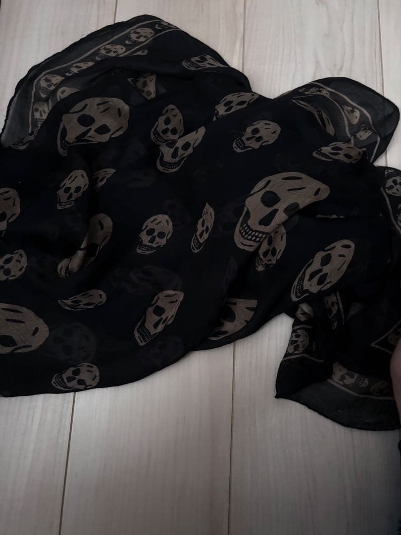 アレキサンダーマックイーンスカーフ