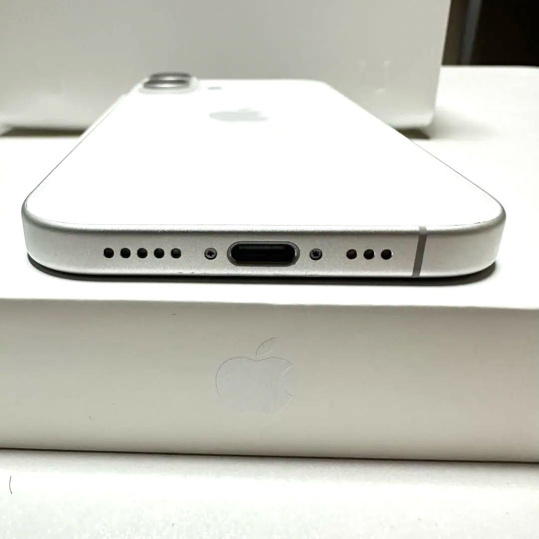 【極美品】iPhone 16 256GB ホワイト SIMフリー
