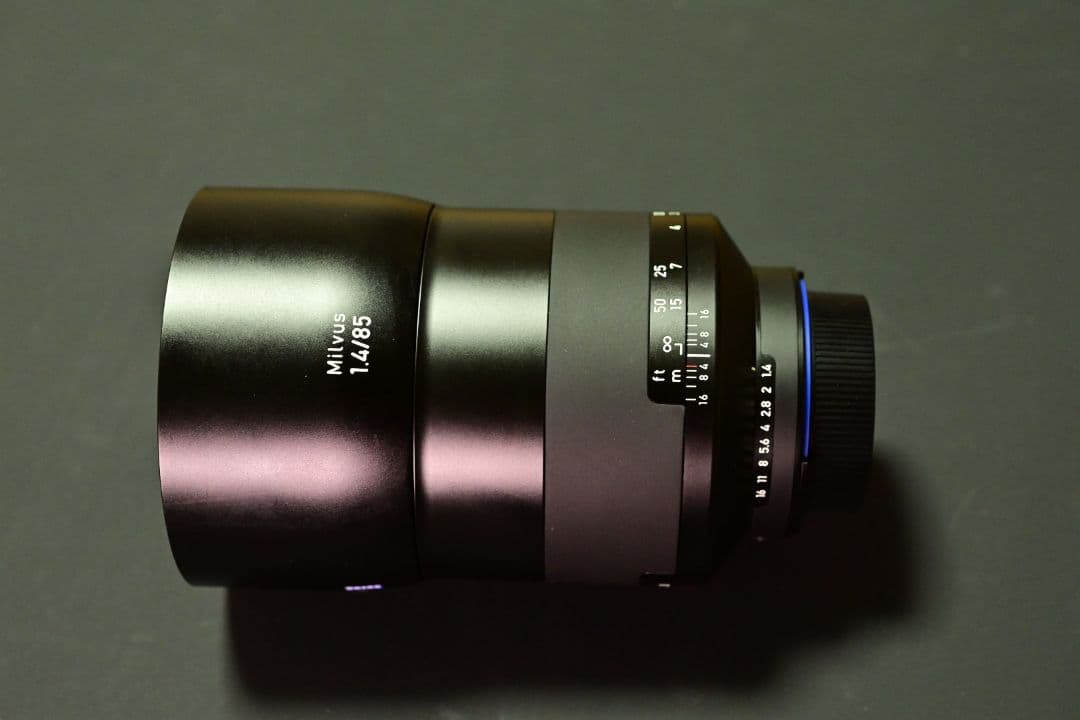 Zeiss Milvus 1.4/85　ZF.2ニコン用