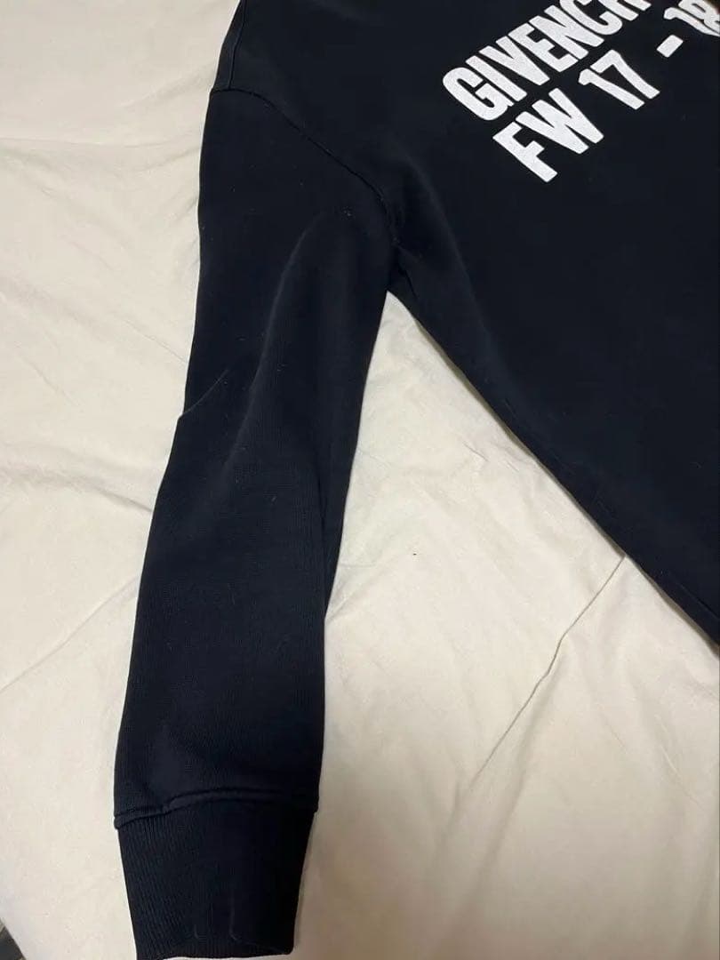 【最終値下げ】GIVENCHY（ジバンシー）スウェット