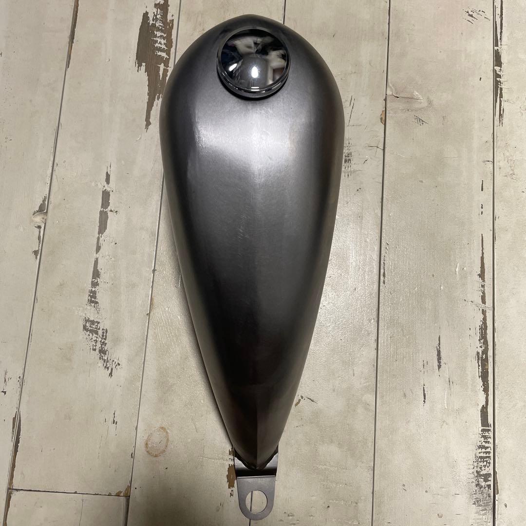 SR400用 超ナロースポーツスタータンク 未使用新品 キャップ、コック付き