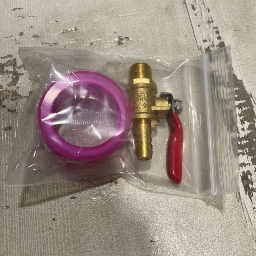 SR400用 超ナロースポーツスタータンク 未使用新品 キャップ、コック付き