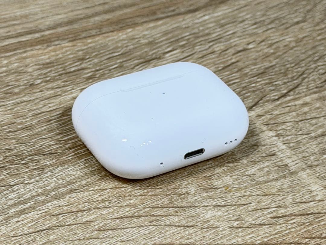 AirPods Pro 2 本体とAzlaイヤーチップ 2セット