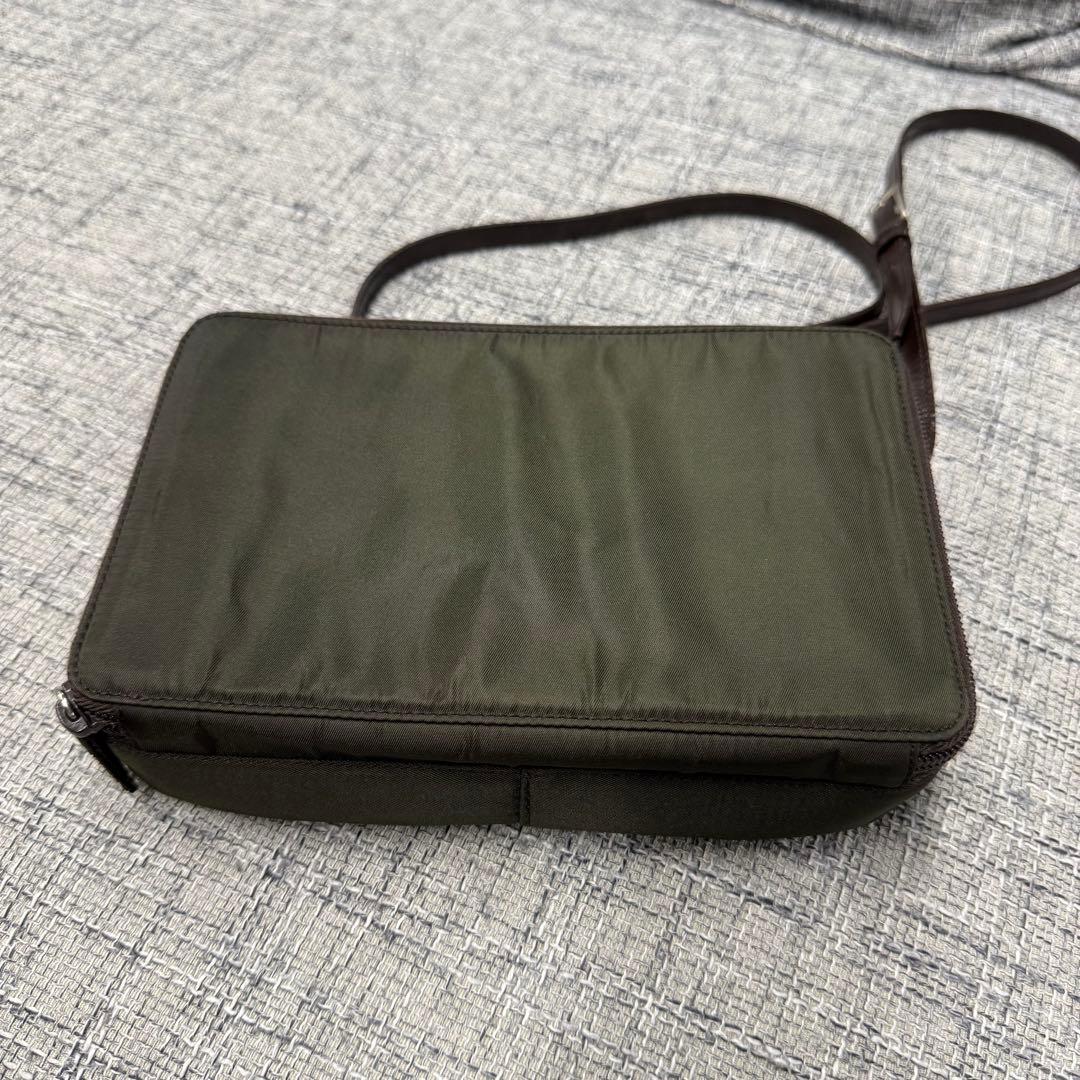 PRADA オリーブグリーン ショルダーバッグ