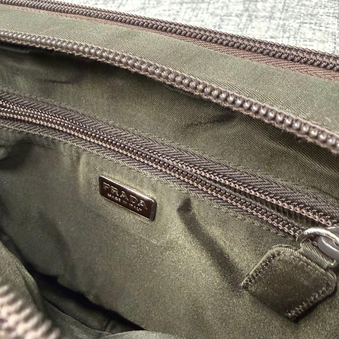 PRADA オリーブグリーン ショルダーバッグ