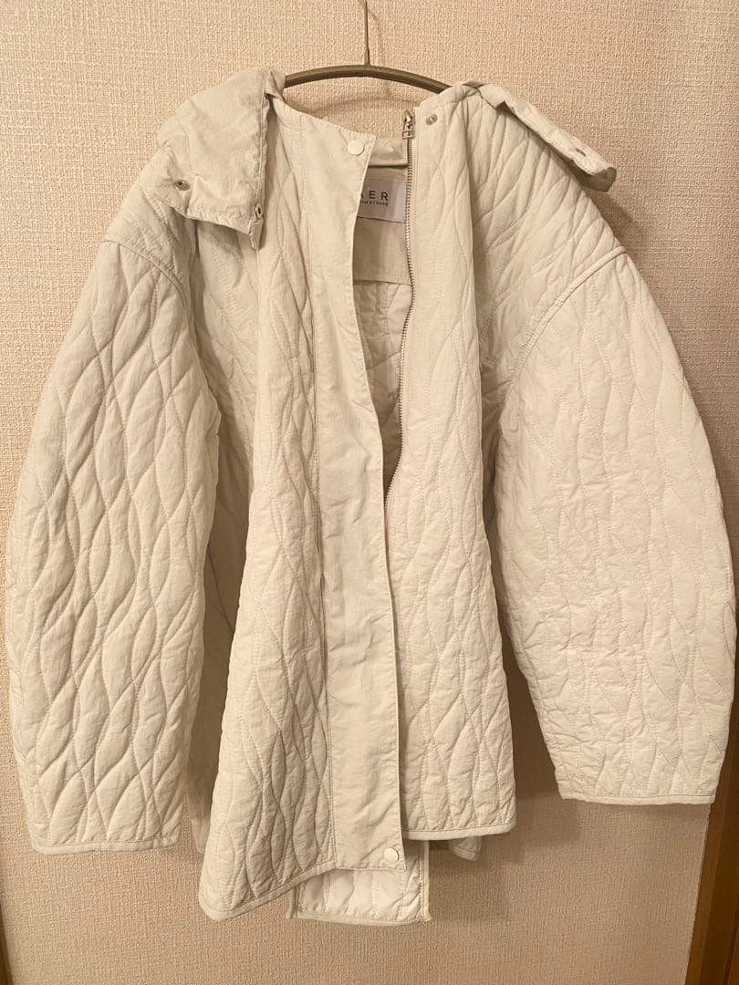 アダムエロペ　フーディキルティングブルゾン　ホワイト　3way 春アウター