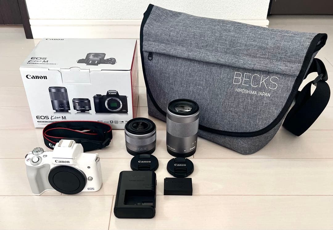 【美品】Canon キヤノン　EOS Kiss M ホワイト ダブルズームキット