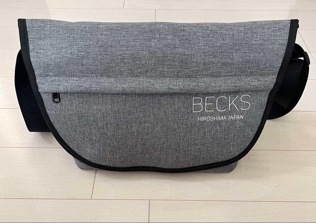 【美品】Canon キヤノン　EOS Kiss M ホワイト ダブルズームキット