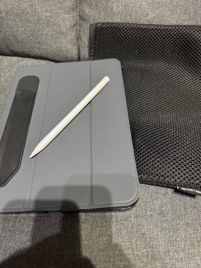 美品　iPad 第10世代　シルバー　64GB おまけ付き