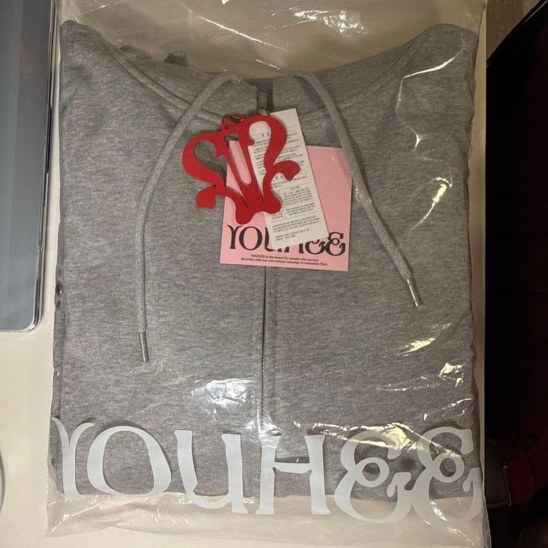 ウォンビン 着用　YOUHEE STAR HOTFIX HOOD ZIP-UP