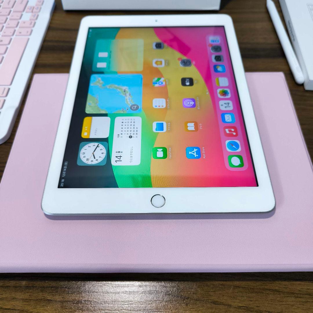 iPad 第6世代 Simフリー 32GB ケースとキーボード、タッチペン