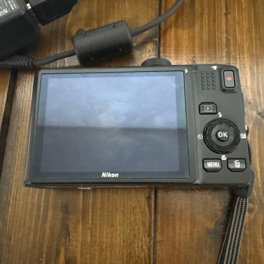 Nikon COOLPIX S8200 デジタルカメラ 4GB SD付