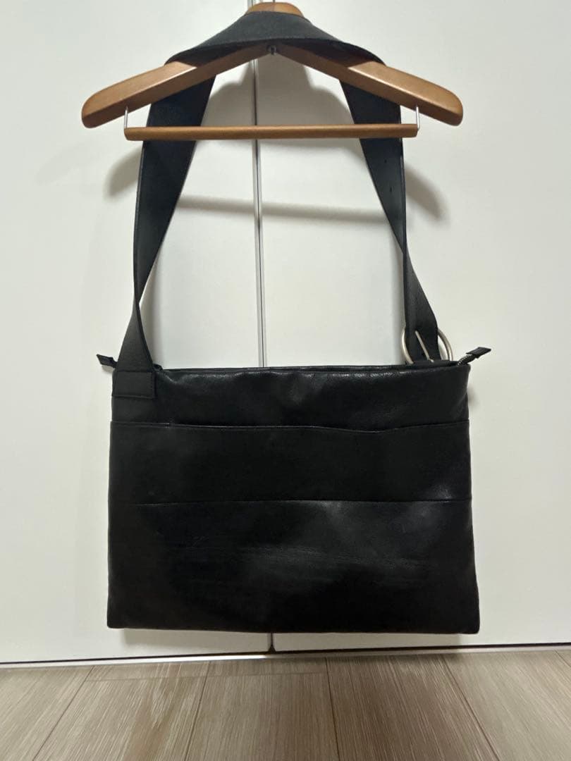 バッグ archive leather shoulder bag