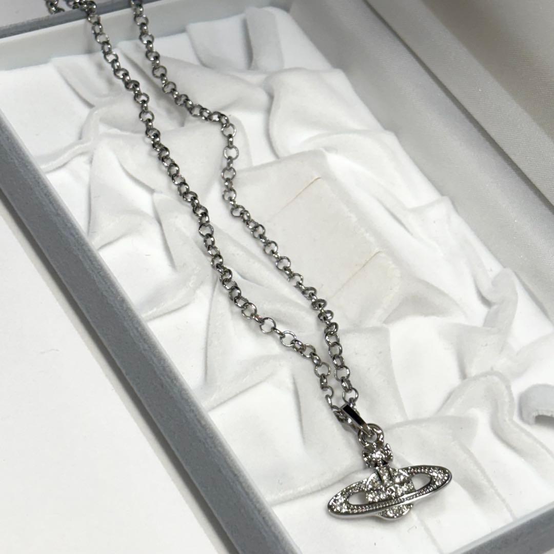 未使用級　正規品　ヴィヴィアンウエストウッド　オーブ　ネックレス　ビジュー