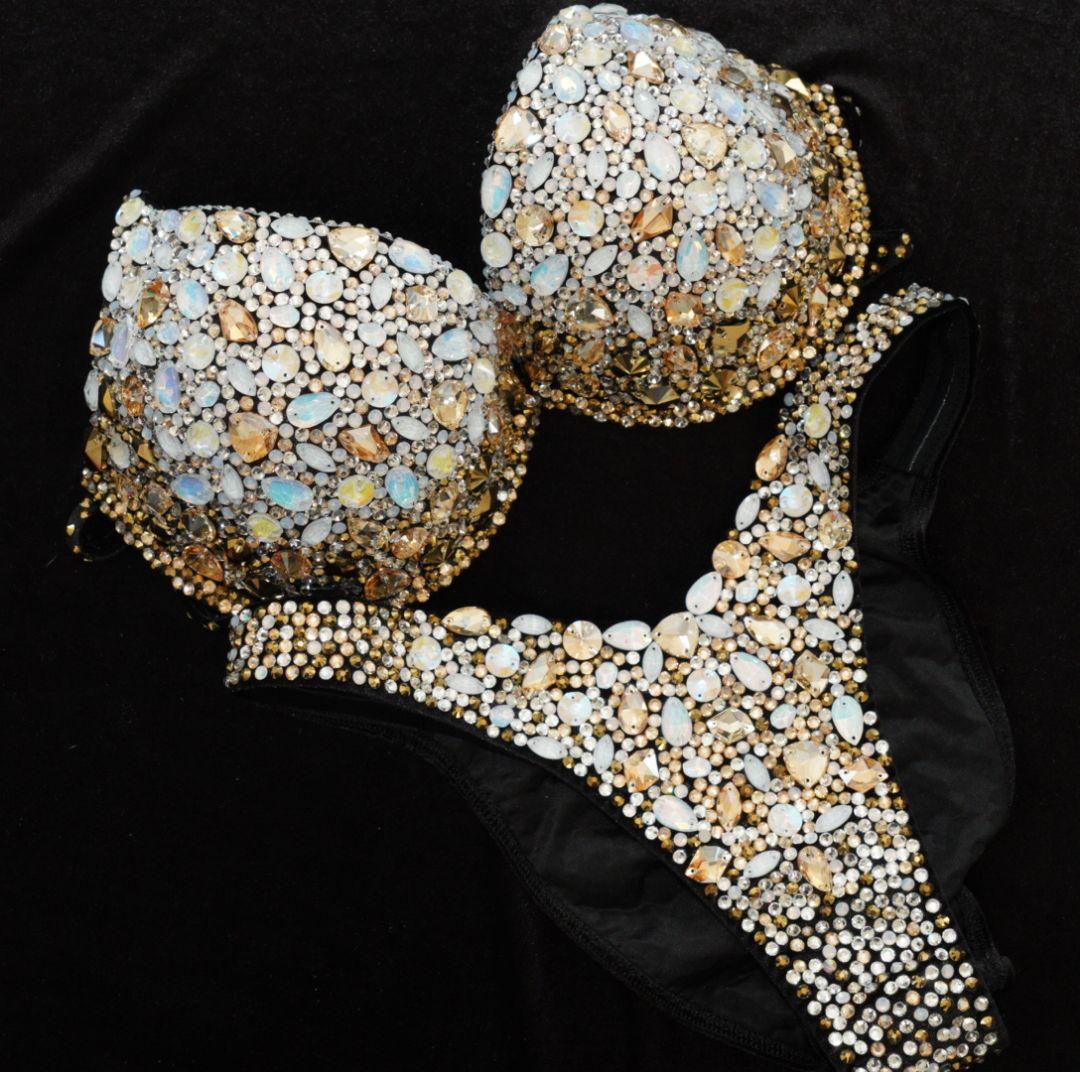 C-Dカップ　フィットネスビキニ　無料パッド付き