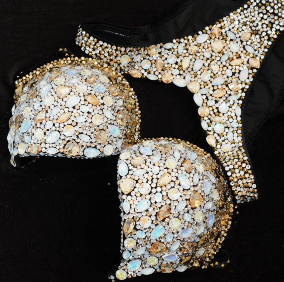 C-Dカップ　フィットネスビキニ　無料パッド付き