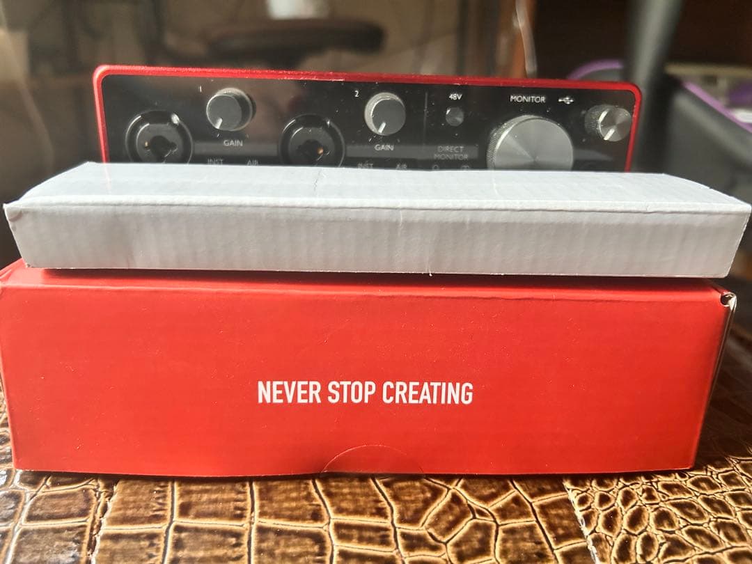 FOCUSRITE Scarlett 2i2 (gen. 3) 付属品有り