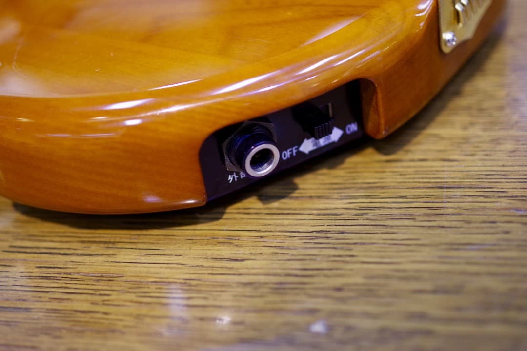 電気大正琴「こはく」ソプラノ（セミハードケース付）