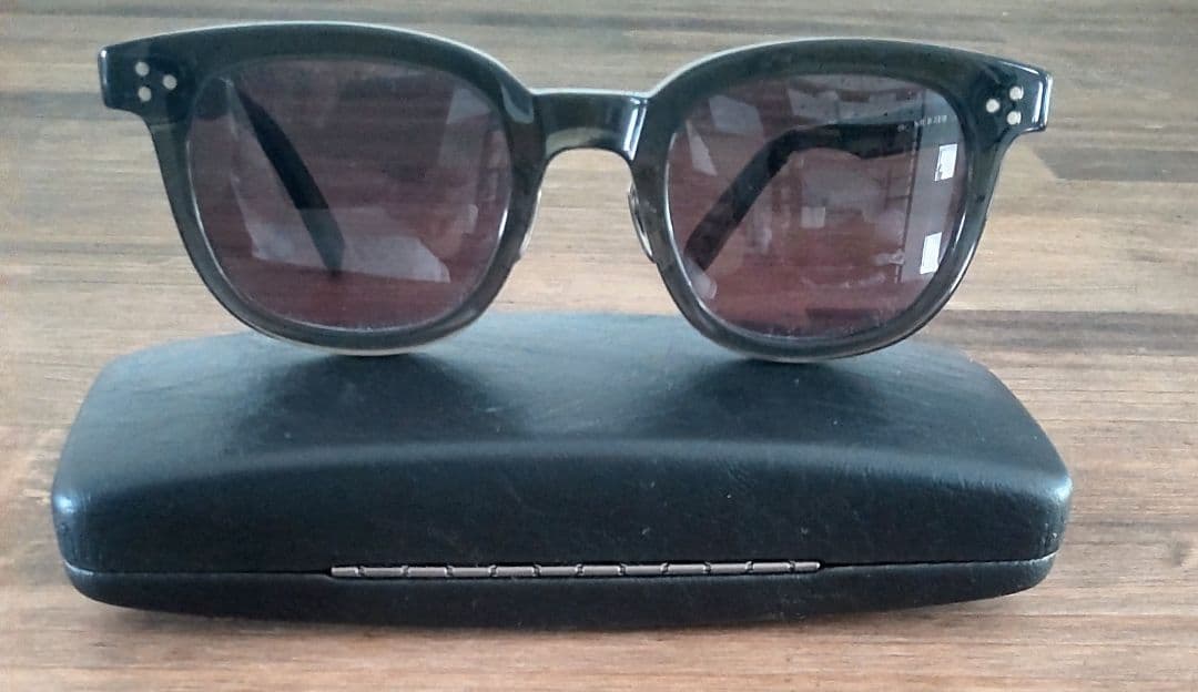 yellows plus サングラス　MARIUS