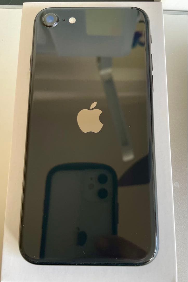 【極美品】Apple iPhone SE2 ブラック 64GB