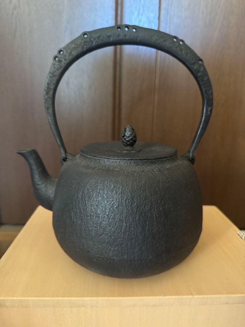 南部鉄器　小泉仁左衛門　鉄瓶