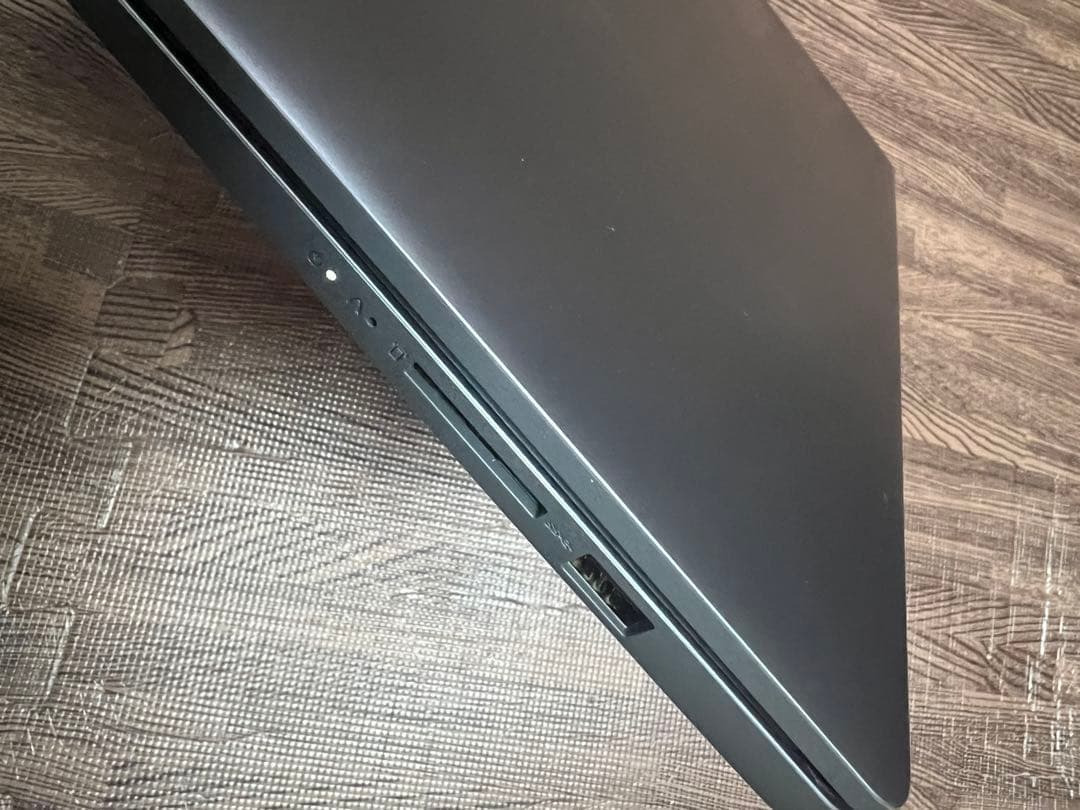 中古　LENOVO IdeaPad Slim 3 82XM 15.6インチ