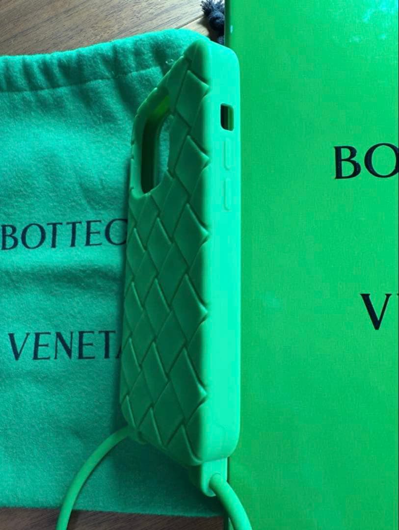 美品　ボッテガべネタ ストラップテックラバー ケース iphone 14 Pro