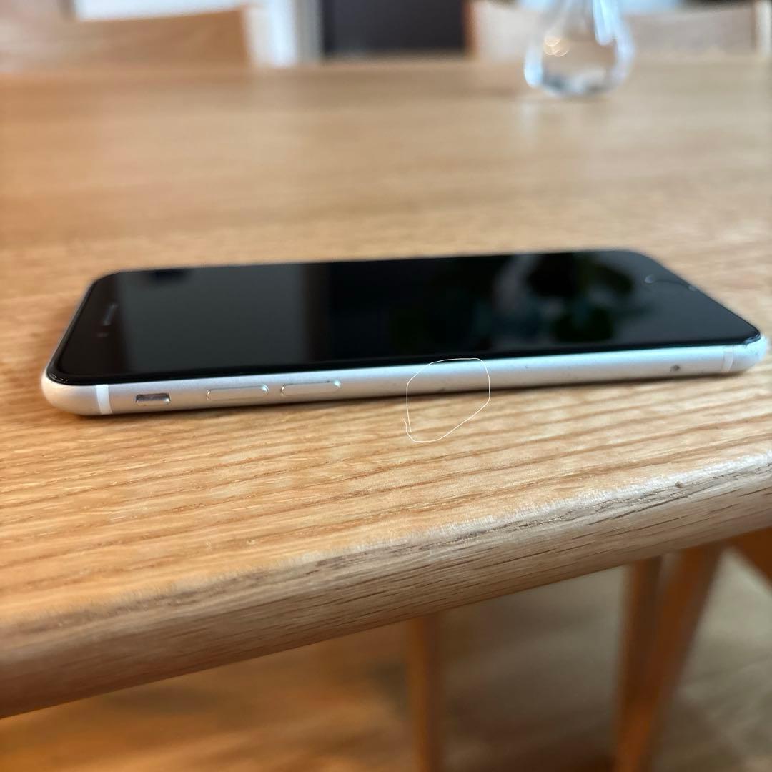 iPhoneSE(第2世代)ホワイト 64G キズあり